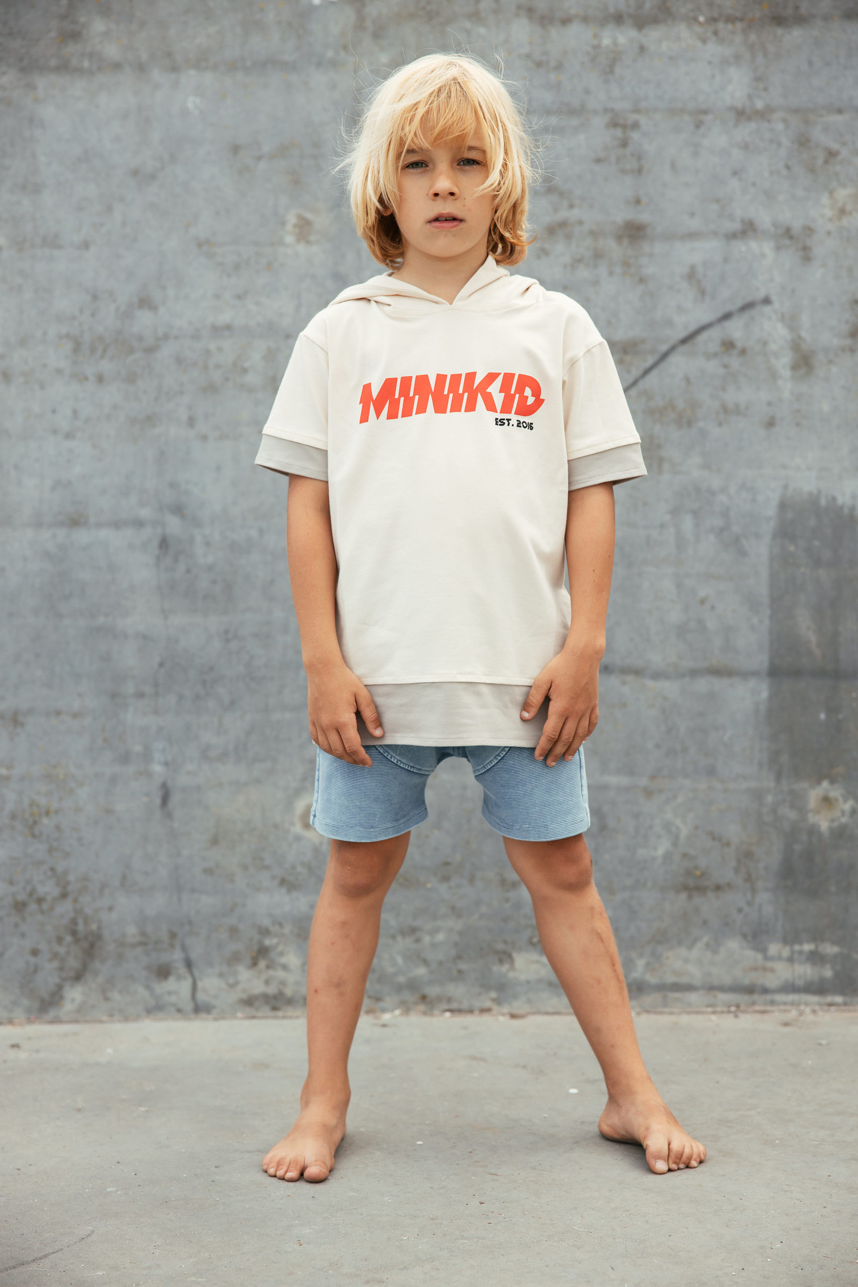 Camiseta Manga Corta con Capucha   - Beige