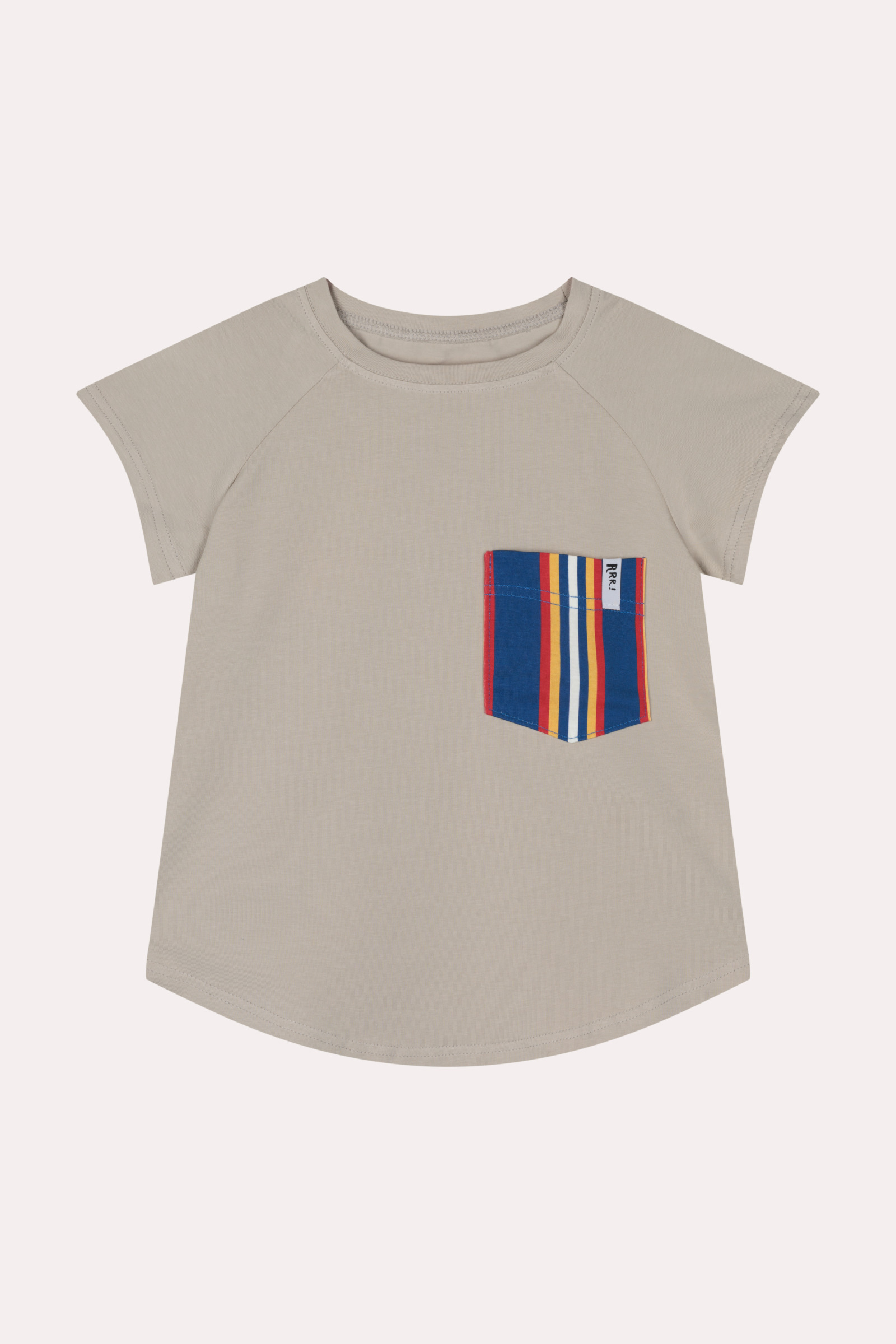 Camiseta beige con bolsillo a rayas