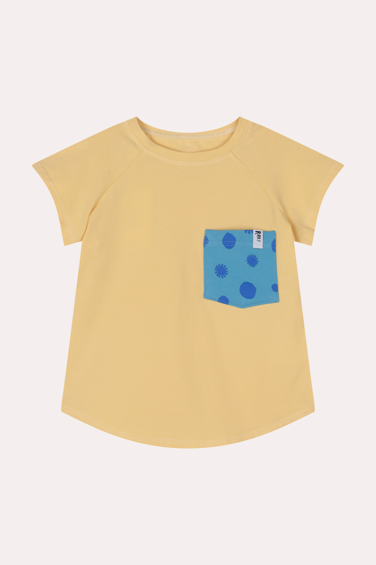 Camiseta amarilla con bolsillo de lunares