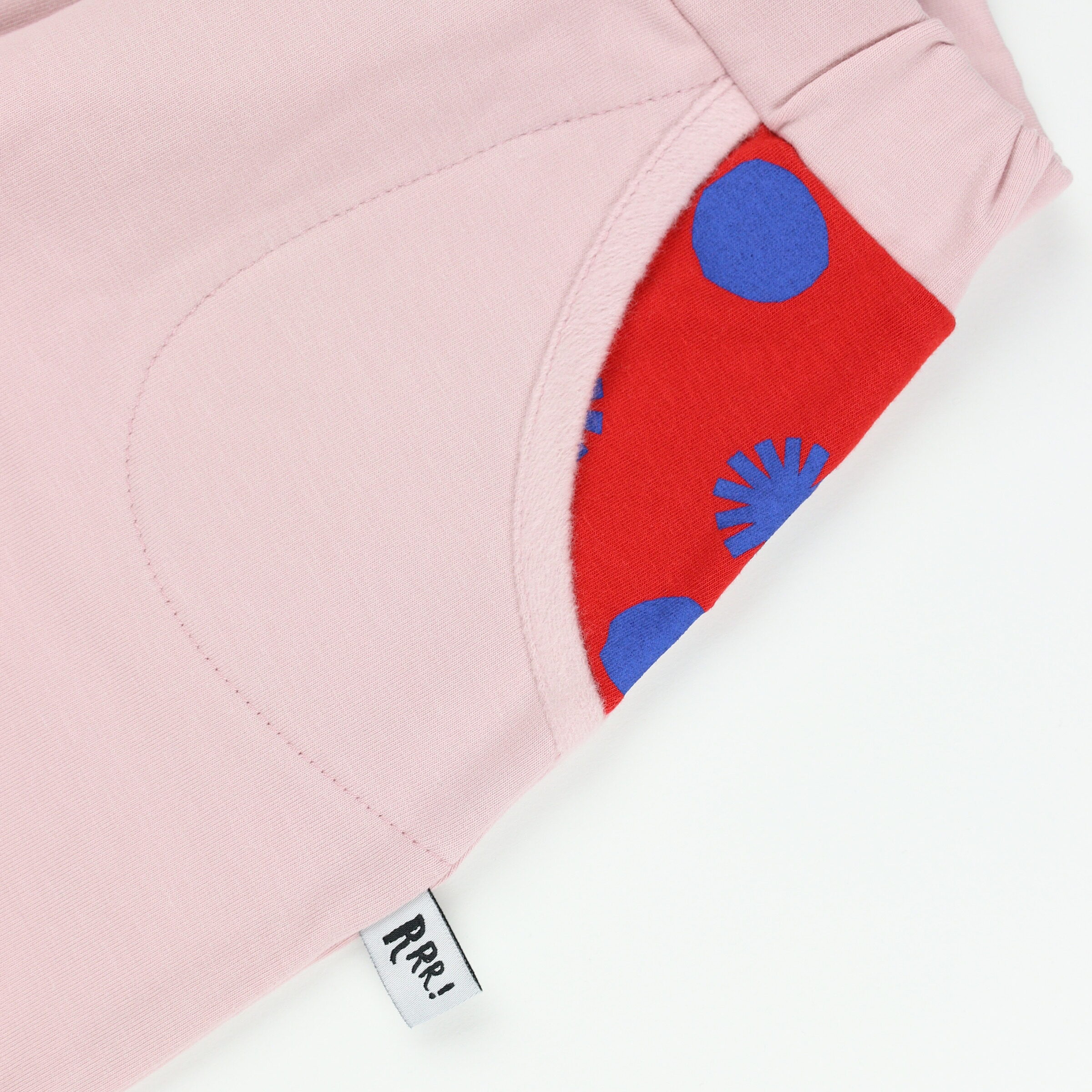 Short rosa con bolsillo de lunares