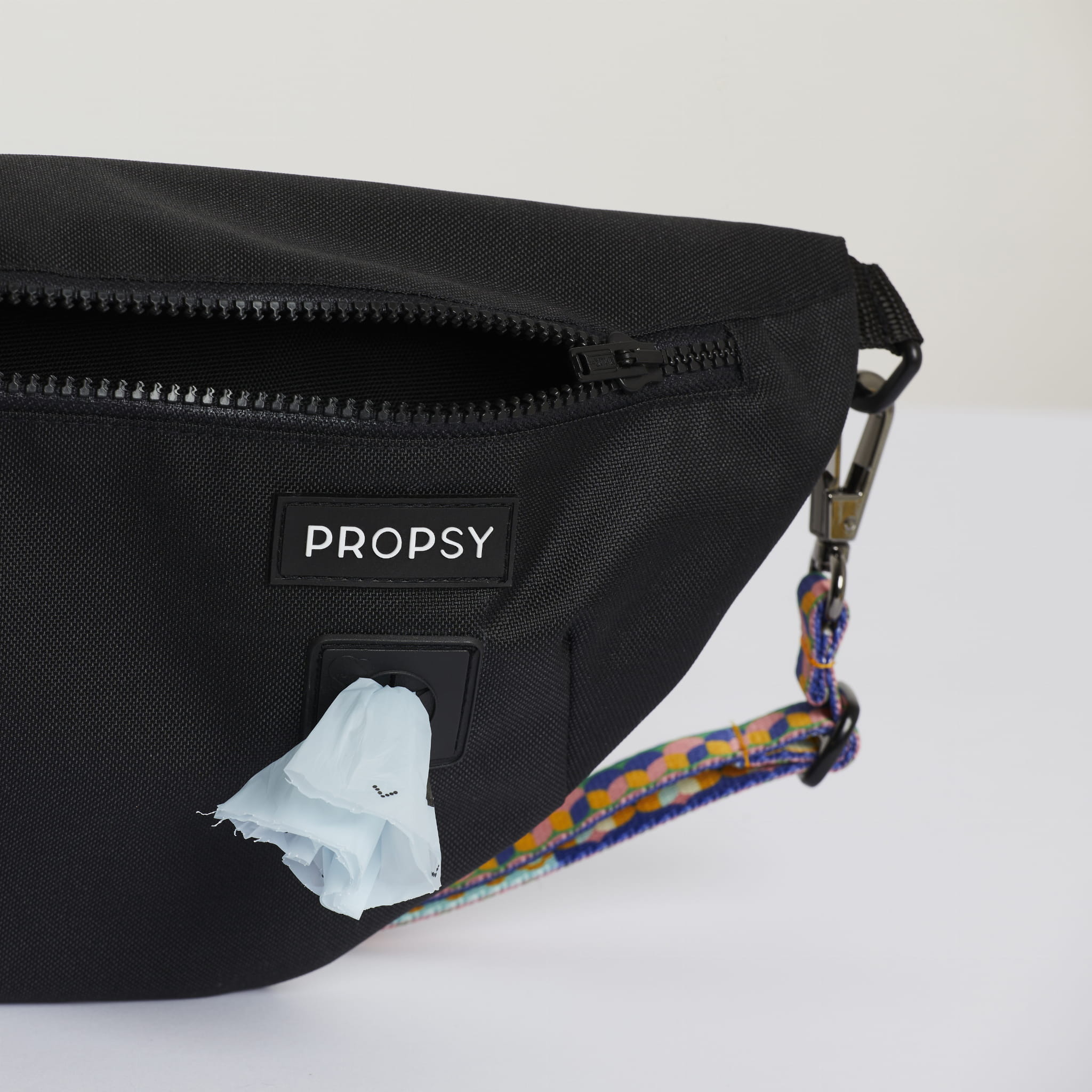 Riñonera Negro + cualquier patrón de correa